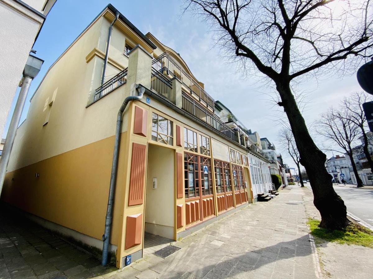 Captains Lounge Росток Екстериор снимка