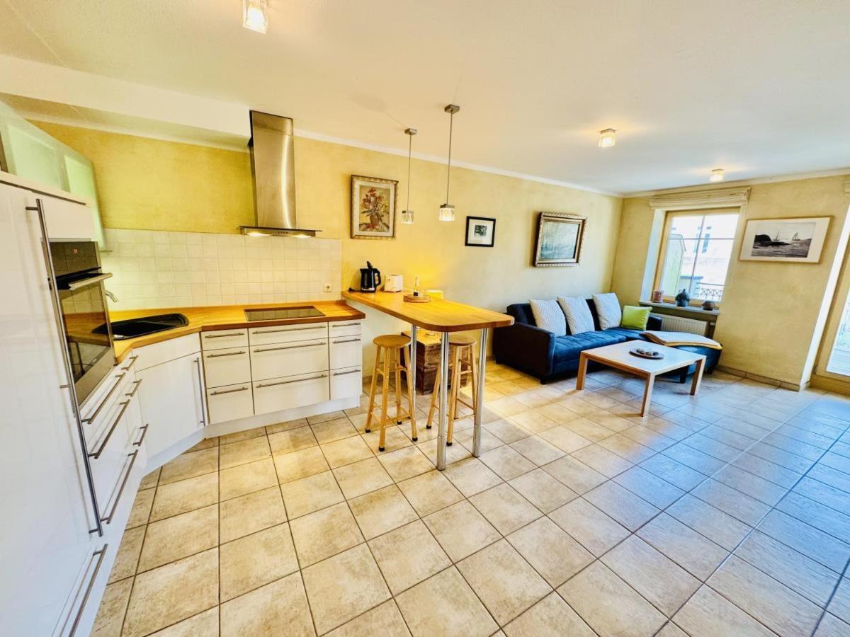 Captains Lounge Росток Екстериор снимка